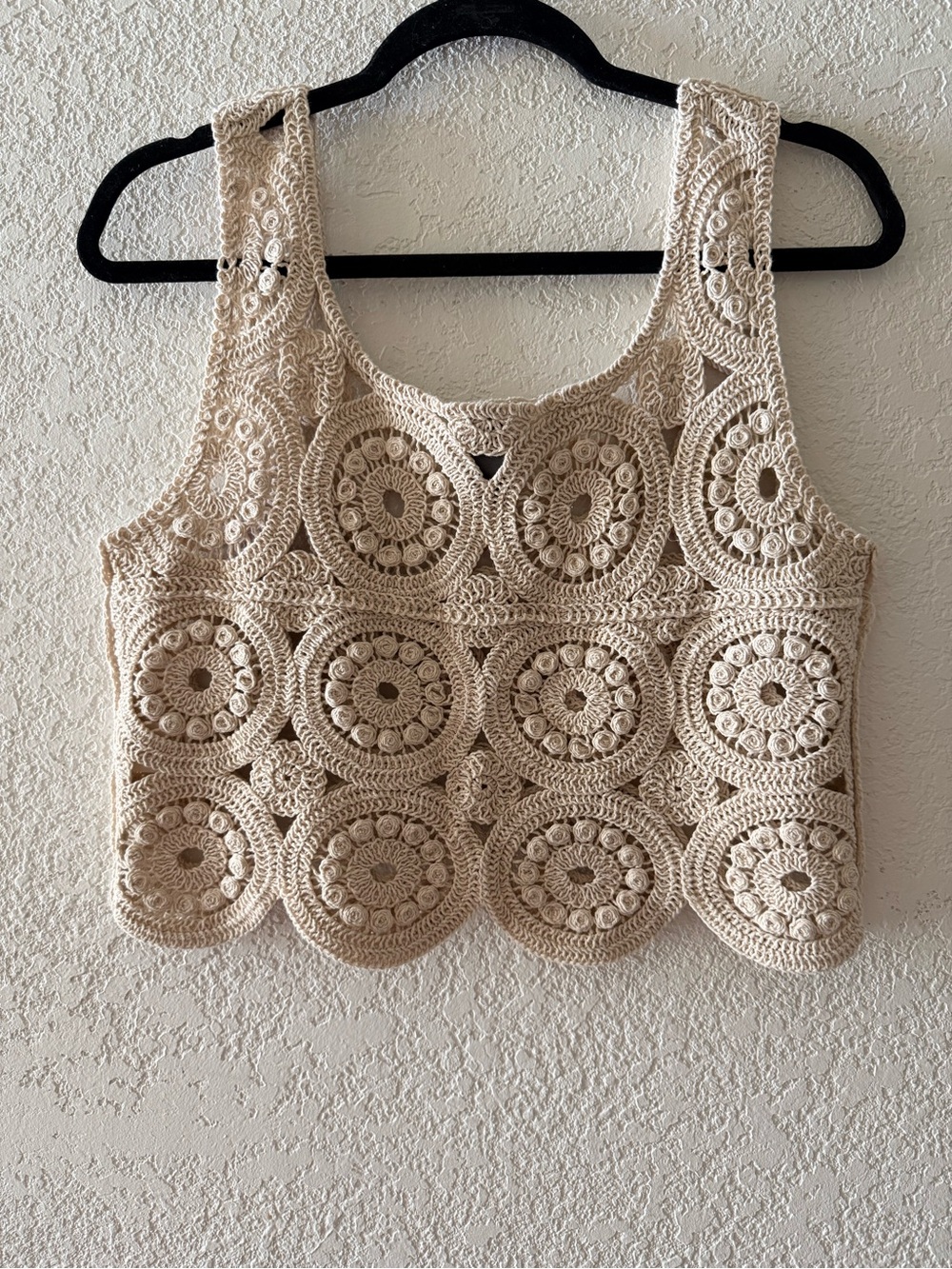Alya Crochet Circle Crop Top in Cream - Picture 3 of 10